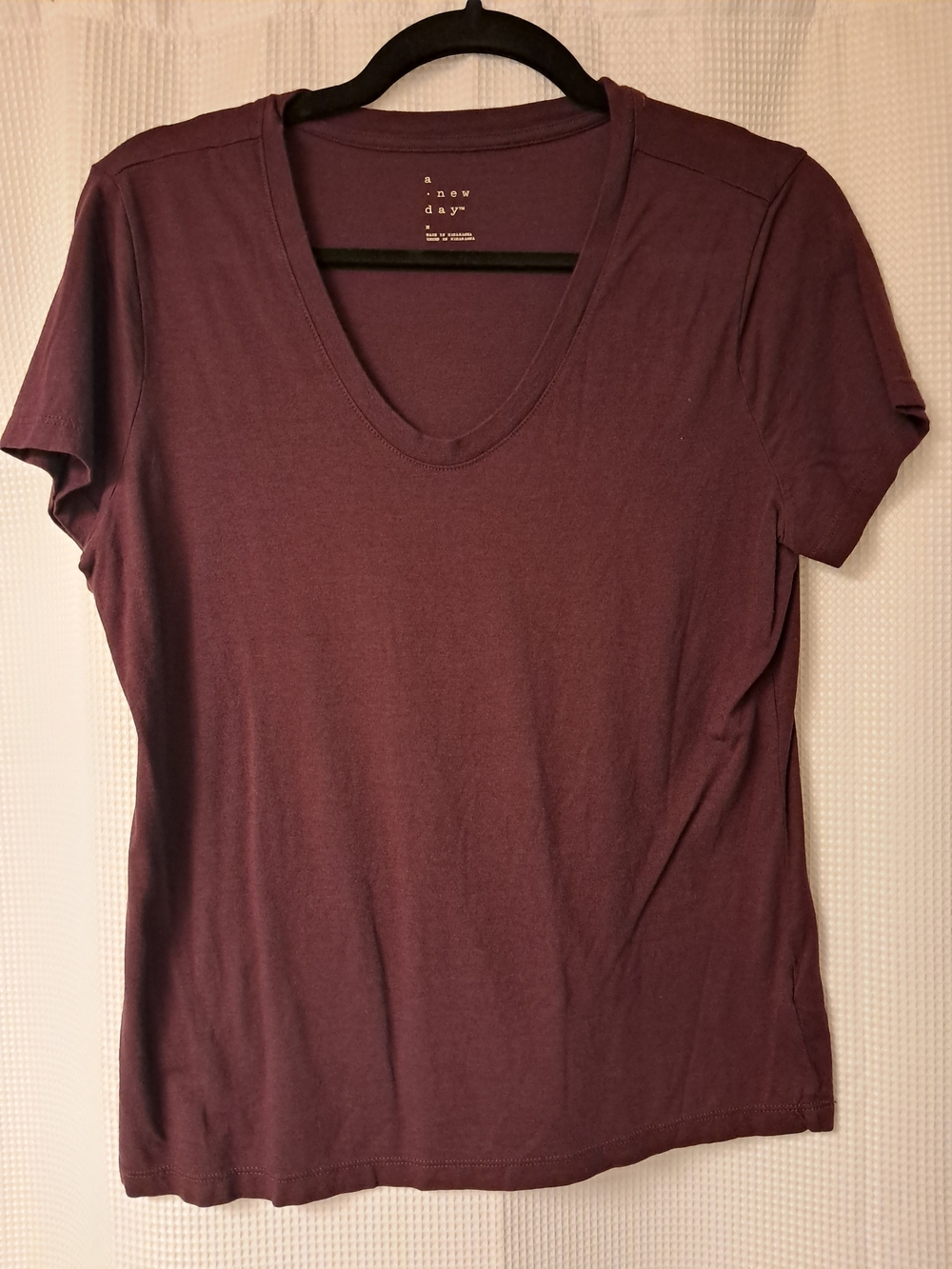 a new day Short Sleeve V-Neck Tee in Plum